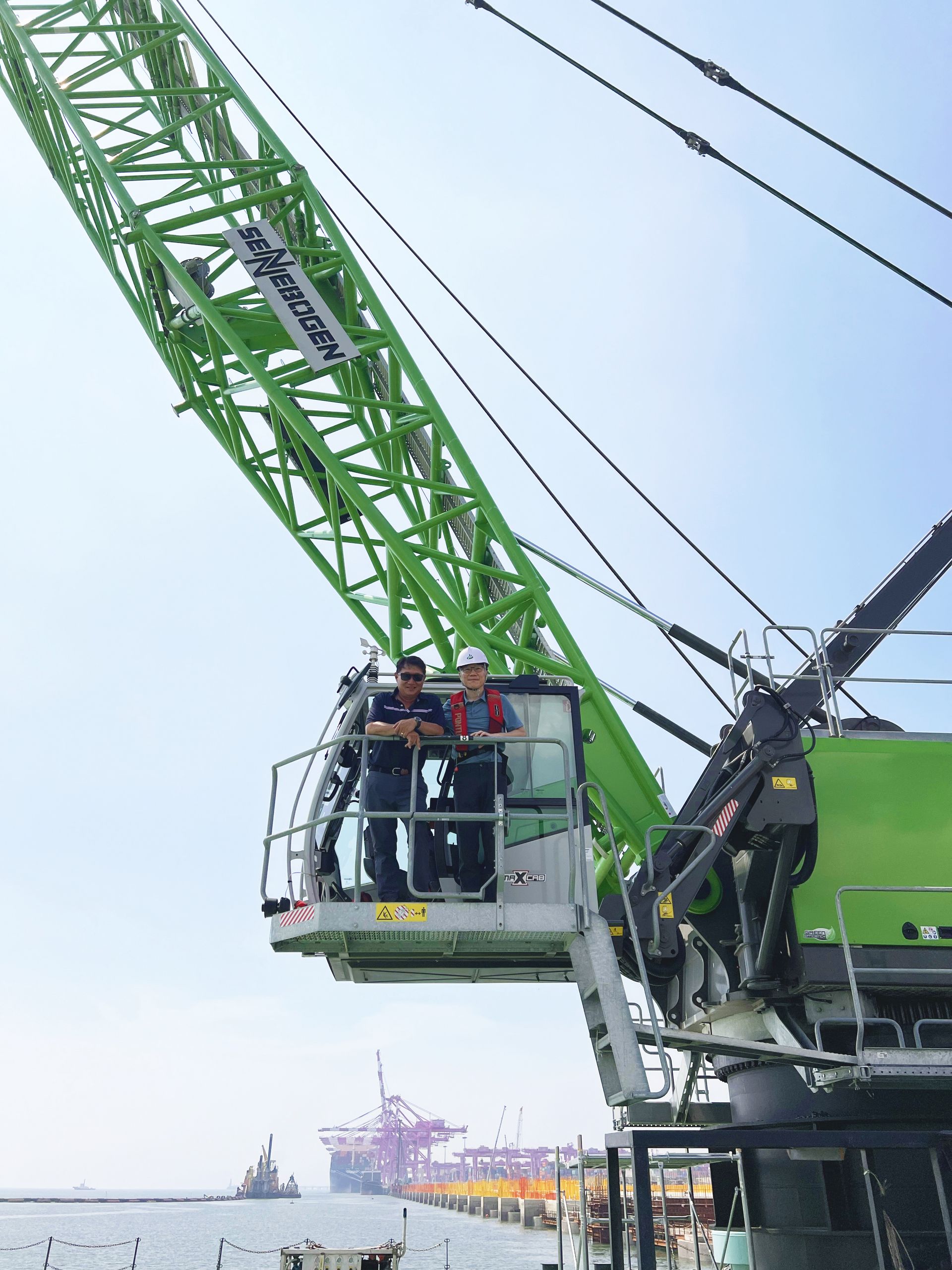 Isango Crane Offshore crane supports port construction at Incheon New Port
