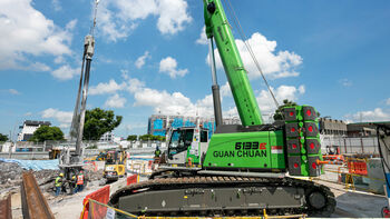 High lifting reach and solid stability: Guan Chuan Engineering uses telescopic crawler crane SENNEBOGEN 6133 E for Singapore's Deep Tunnel Sewage System Project
