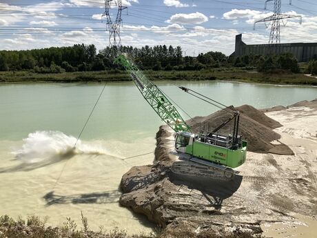 40 t Seilbagger SENNEBOGEN 640 HD mit Schleppschaufel, Gewinnung von Sand und Kies, Frankreich